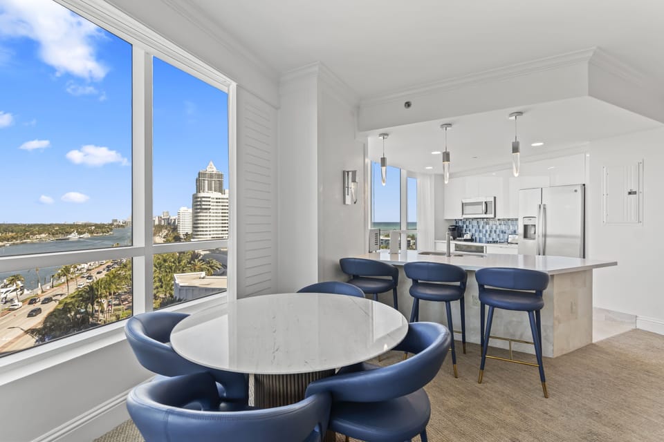 Luxury Apartment | In-room dining