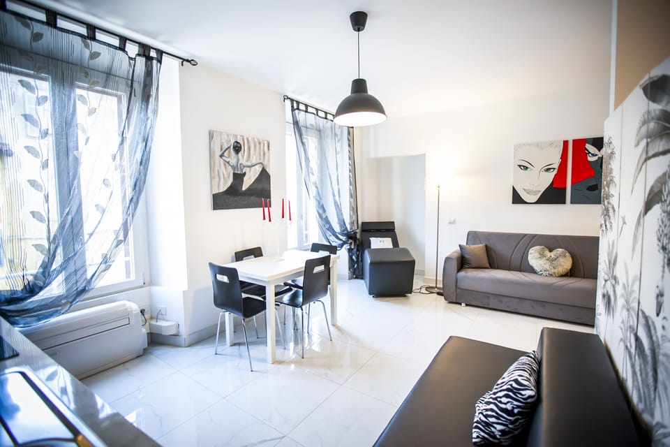 Classic Apartment | Living area | Flat-screen TV