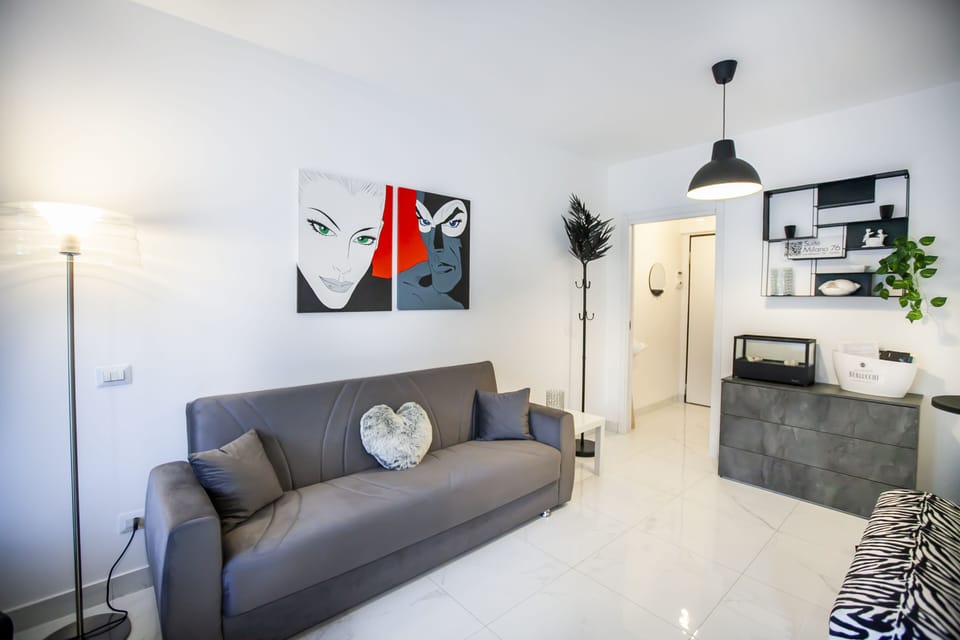 Classic Apartment | Living area | Flat-screen TV