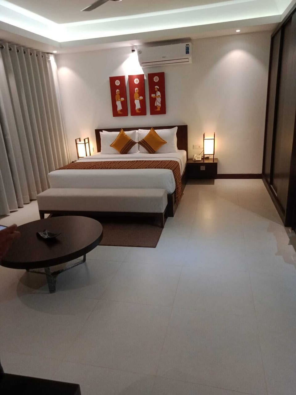 Luxury Double Room | In-room safe, desk, iron/ironing board, free WiFi