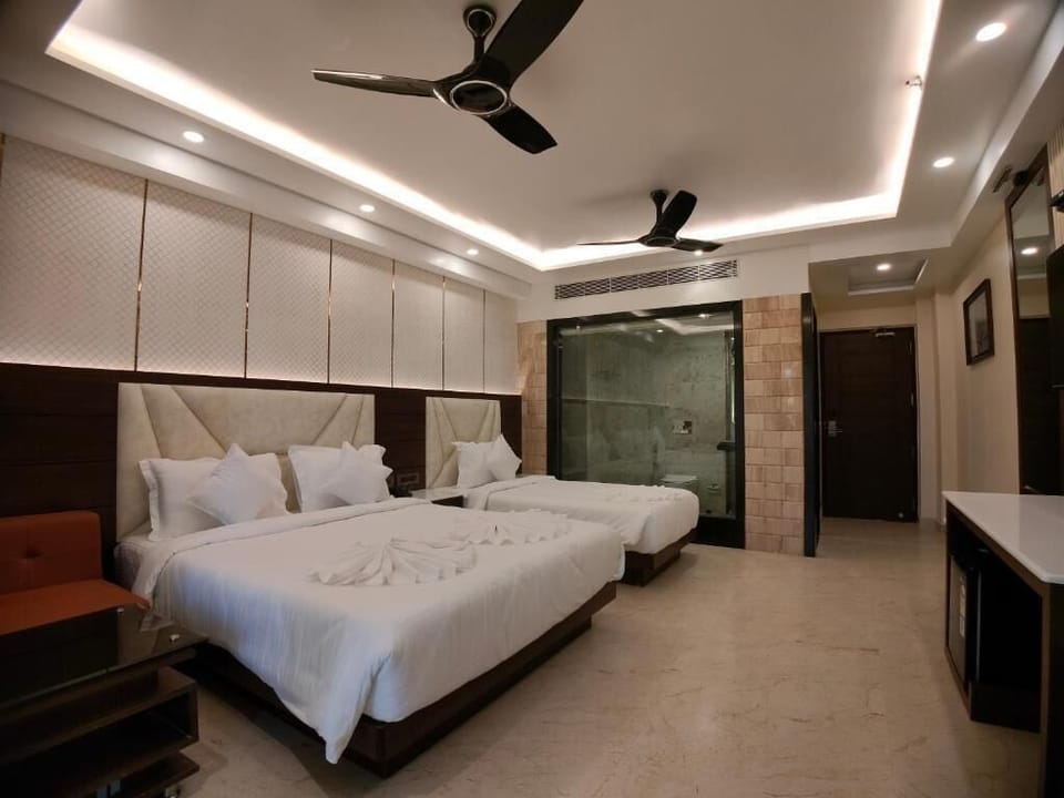 DELUXE FAMILY ROOM | Free WiFi, bed sheets