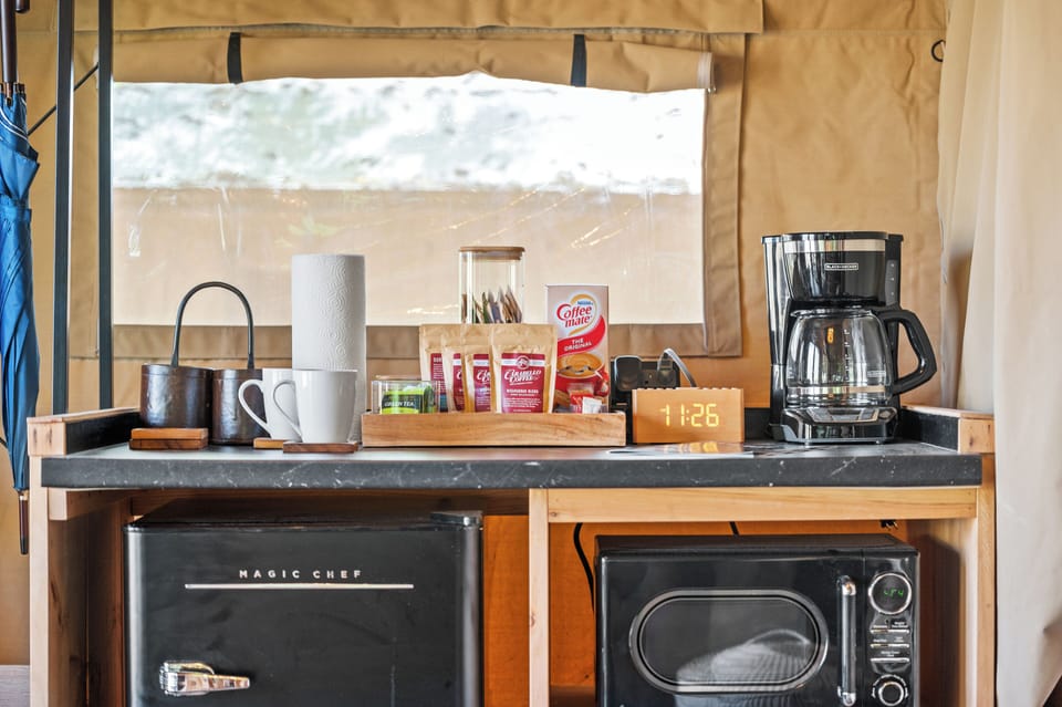 Comfort Tent, Hill View | Private kitchen