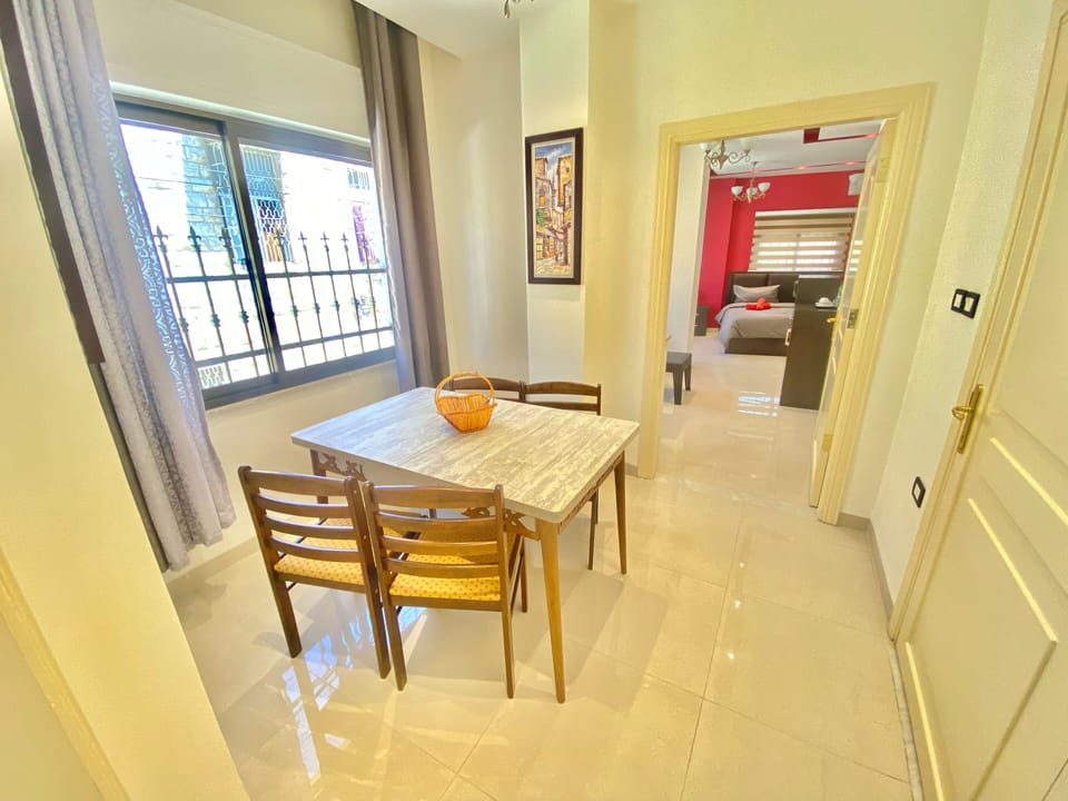 Family Apartment, 2 Bedrooms, Non Smoking - 47 - Apartment No. 4 | Living area | 55-inch Smart TV with cable channels