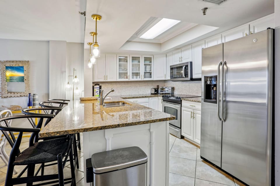 Condo, Multiple Beds (Arena De Madeira 502- Premier) | Private kitchen | Oven, toaster