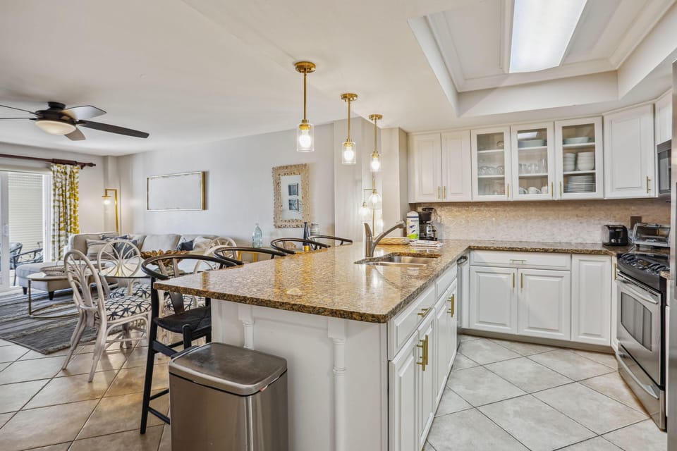 Condo, Multiple Beds (Arena De Madeira 502- Premier) | Private kitchen | Oven, toaster