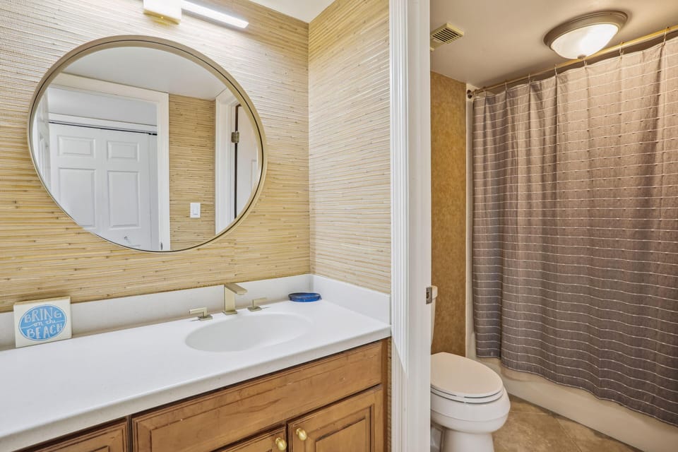 Arena De Madeira 502- Premier Apartment in Madeira Beach