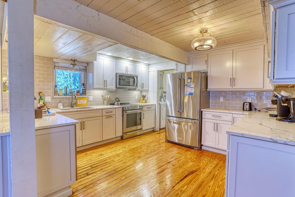 House, Multiple Beds (Paradiso Al Mare Beach House) | Private kitchen | Oven, toaster