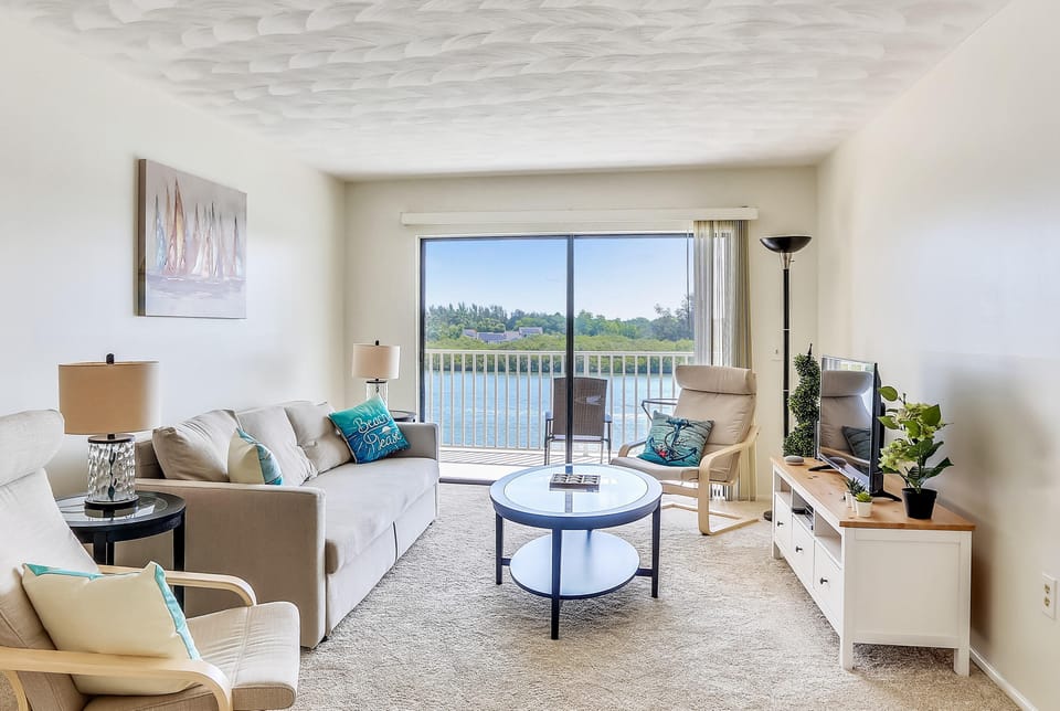 Condo, 1 Queen Bed with Sofa bed (Bayshore Yacht & Tennis 314) | Living area | TV