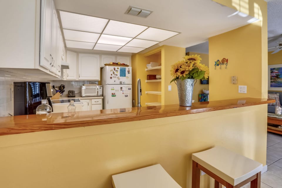 House, 1 King Bed (Gulfside Villas 6) | Private kitchen | Oven, toaster