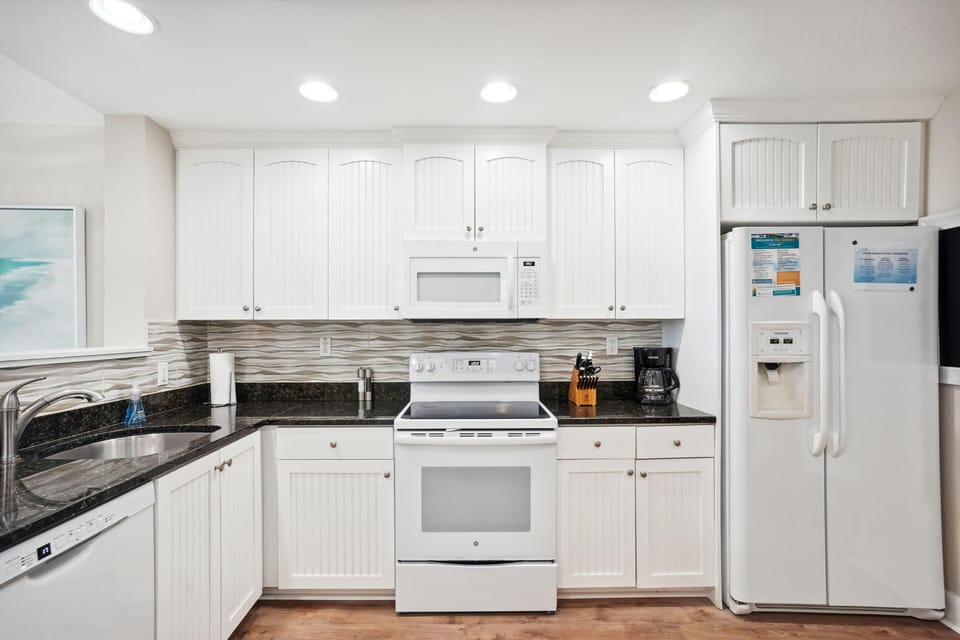 Condo, Multiple Beds (Harbourside 7718- Premier) | Private kitchen | Oven, toaster