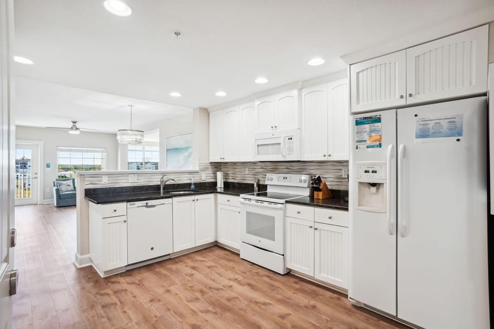 Condo, Multiple Beds (Harbourside 7718- Premier) | Private kitchen | Oven, toaster