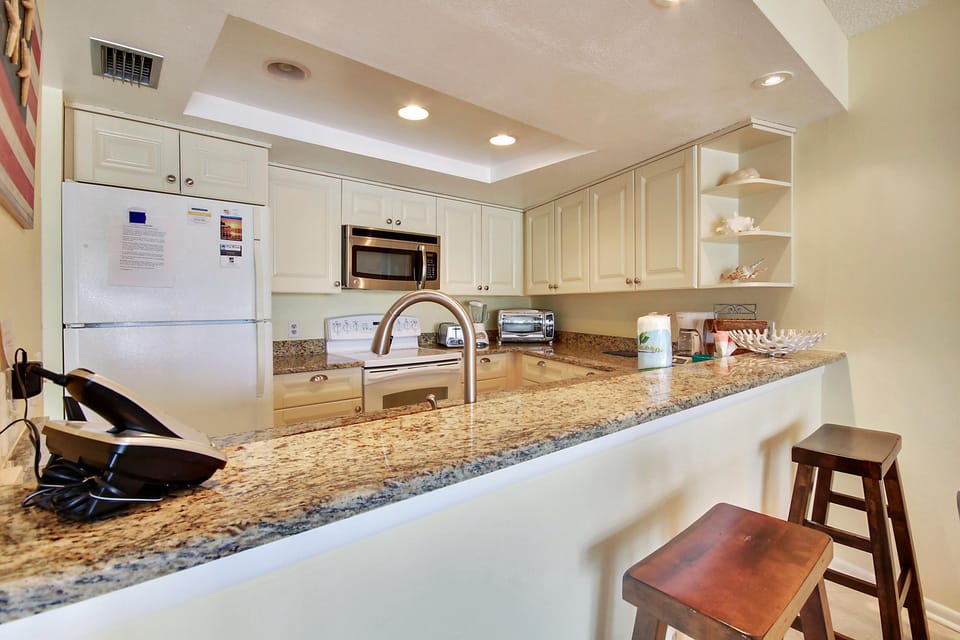 Condo, 1 King Bed (Land's End 1-304 Bay Front - Premier) | Private kitchen | Oven, toaster
