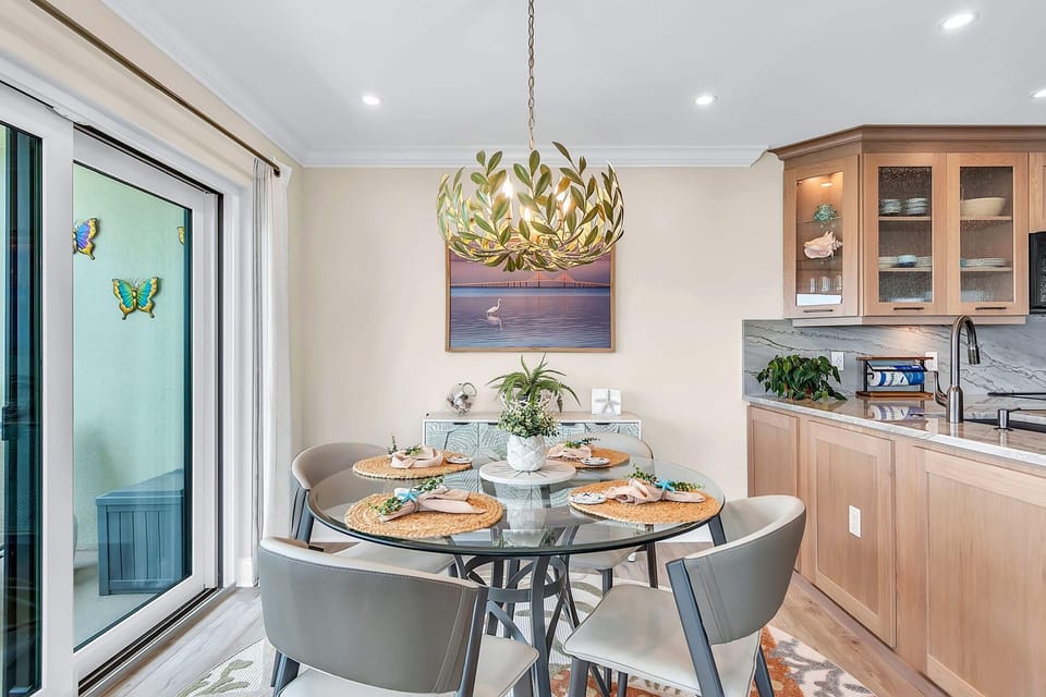 Condo, Multiple Beds (Land's End 3-301 Bay Front - Premier) | Dining