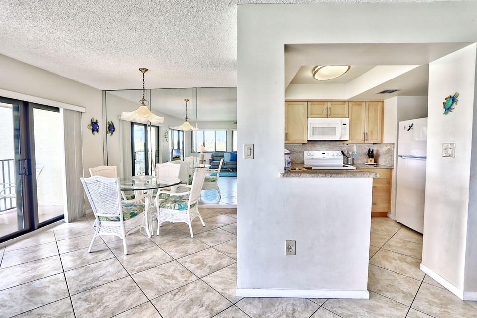 Condo, 1 King Bed (Land's End 4-401 Bay Front - Premier) | Interior