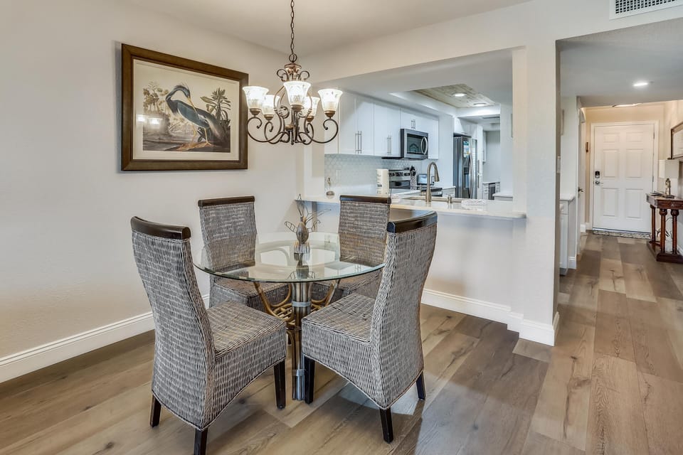Condo, Multiple Beds (Land's End 4-405 Bay Front - Premier) | Dining