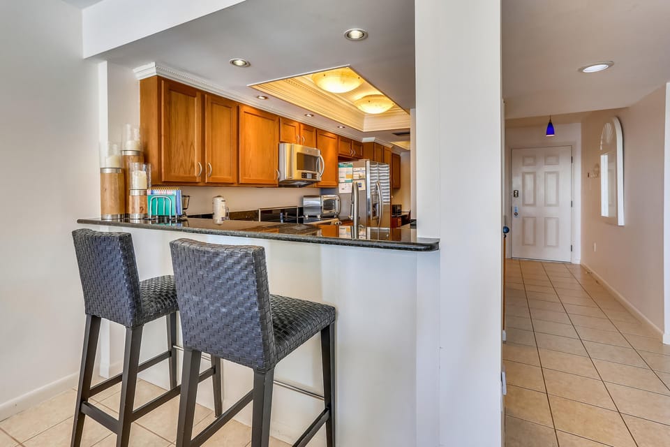 Condo, Multiple Beds (Land's End 5-302 Gulf-Bay Front - Pre) | Private kitchen