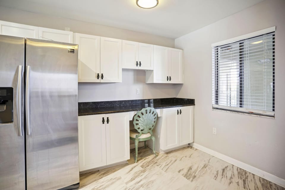 Condo, 1 King Bed with Sofa bed (Land's End 5-303 Gulf-Bay Front) | Interior