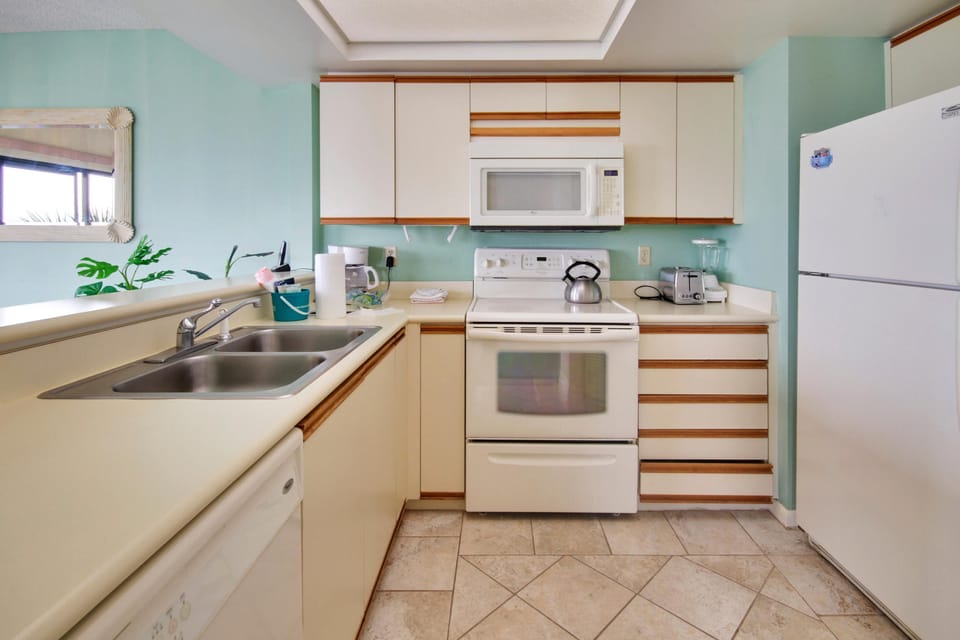 Condo, 1 King Bed with Sofa bed (Land's End 6-301 Beach Front) | Private kitchen | Oven, toaster