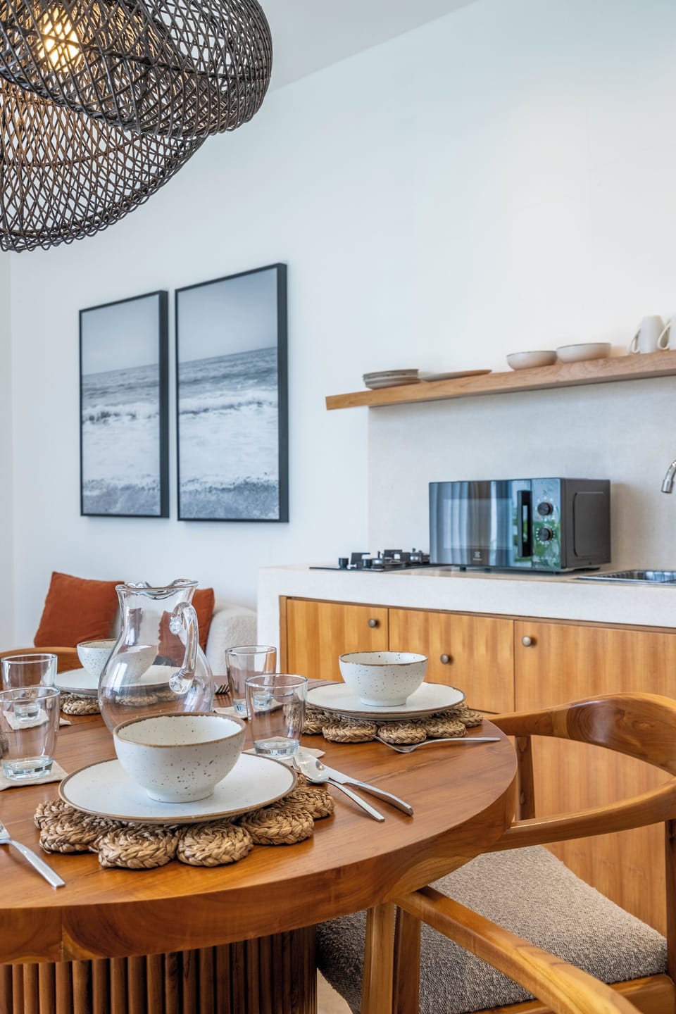Deluxe Villa | Dining room