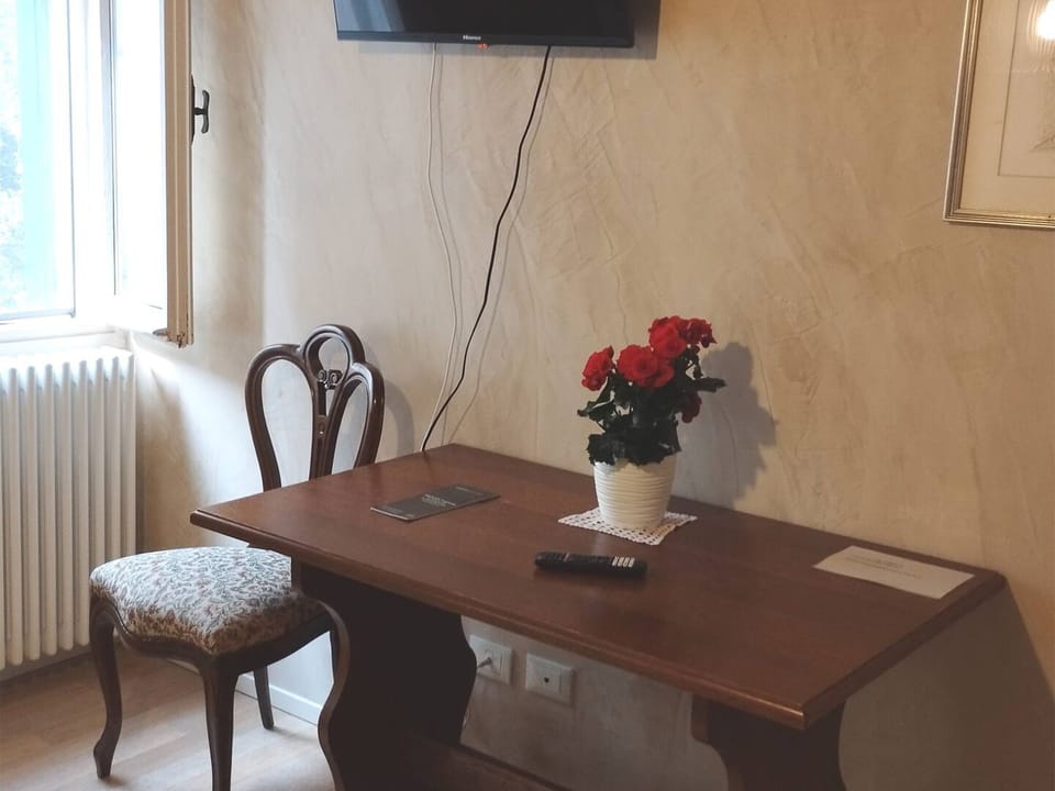 Apartment, 3 Bedrooms, Smoking, Garden View | Lounge