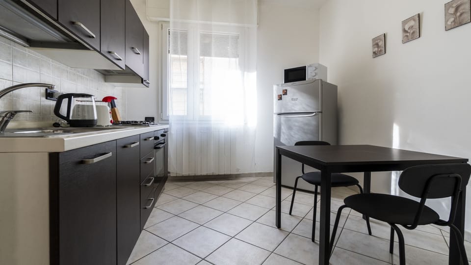Apartment (1 Bedroom) | Private kitchen | Microwave, oven
