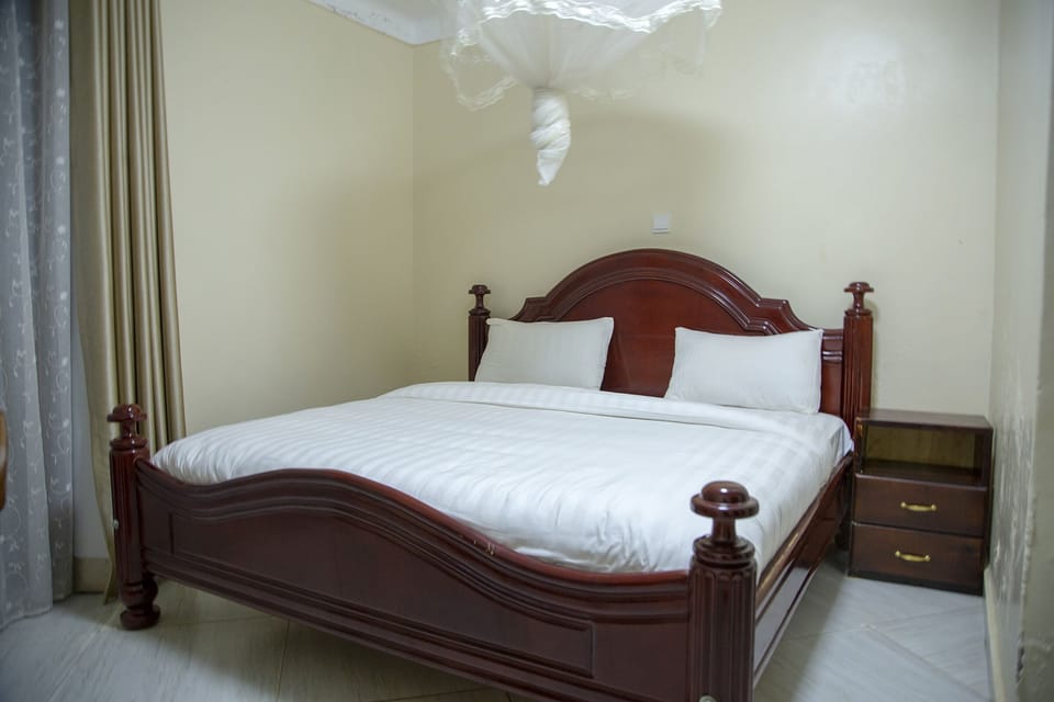 Blackout drapes, soundproofing, free WiFi