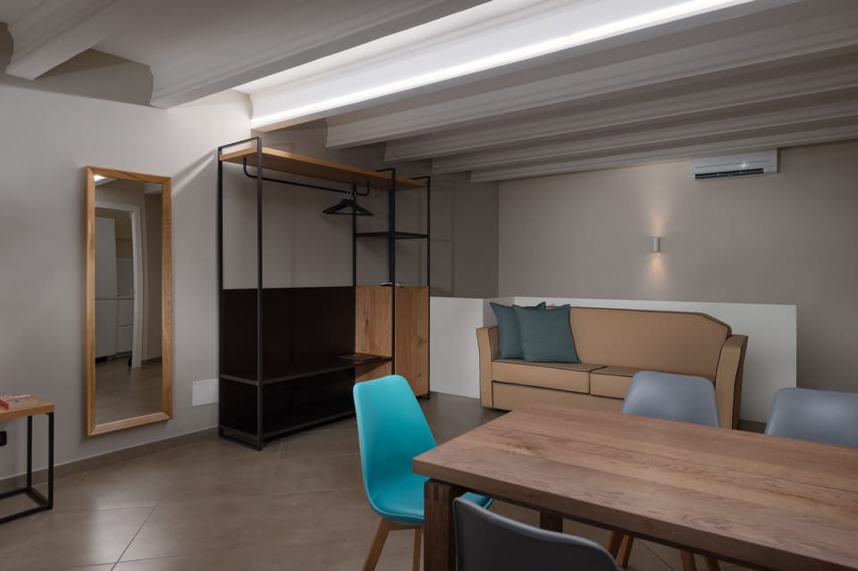 Family Room (Superior) | In-room safe, desk, free WiFi, bed sheets