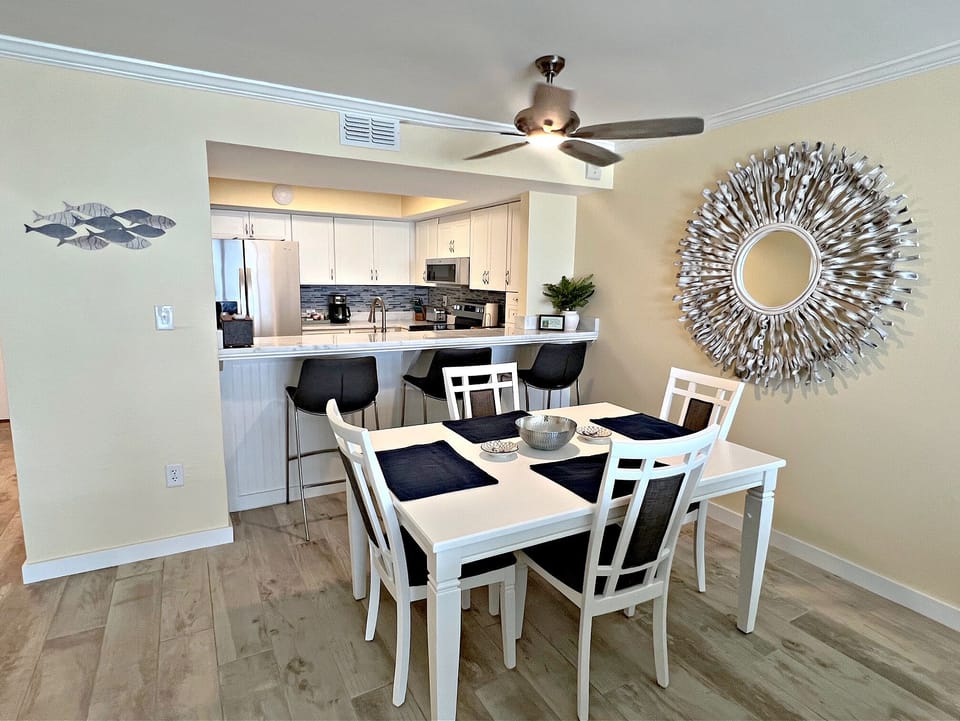 Condo, Multiple Beds, Pool Access (Breakers #54) | 2 bedrooms, individually decorated, individually furnished, bed sheets
