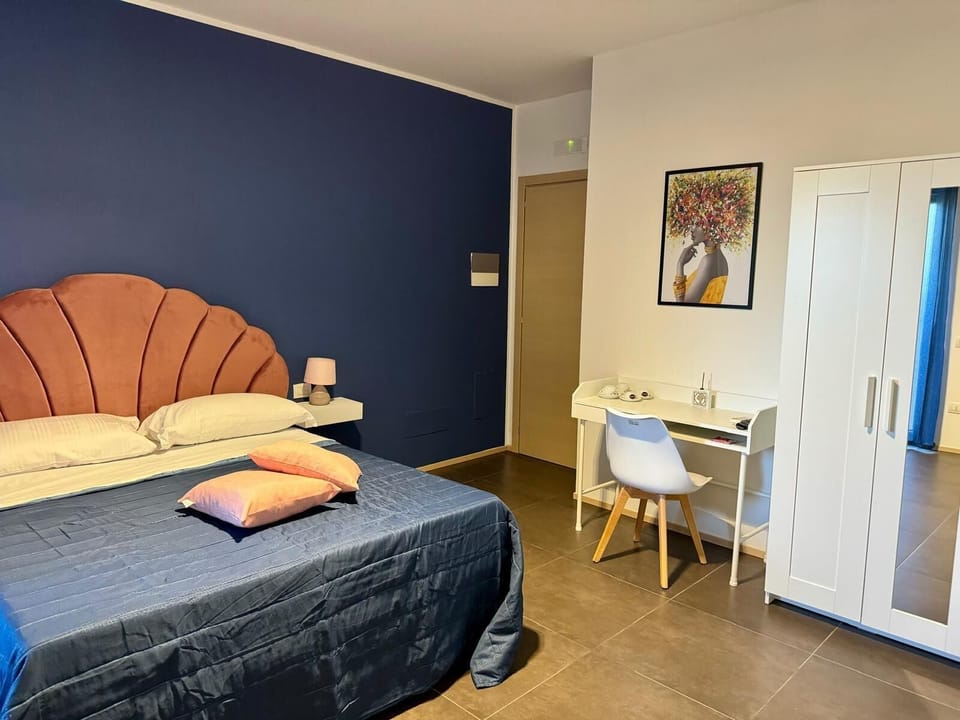 Exclusive Room | Minibar, individually decorated, desk, laptop workspace