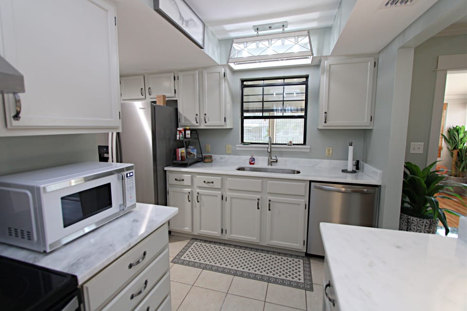 House, Multiple Beds, Patio, Garden View (The Peaceful One) | Private kitchen