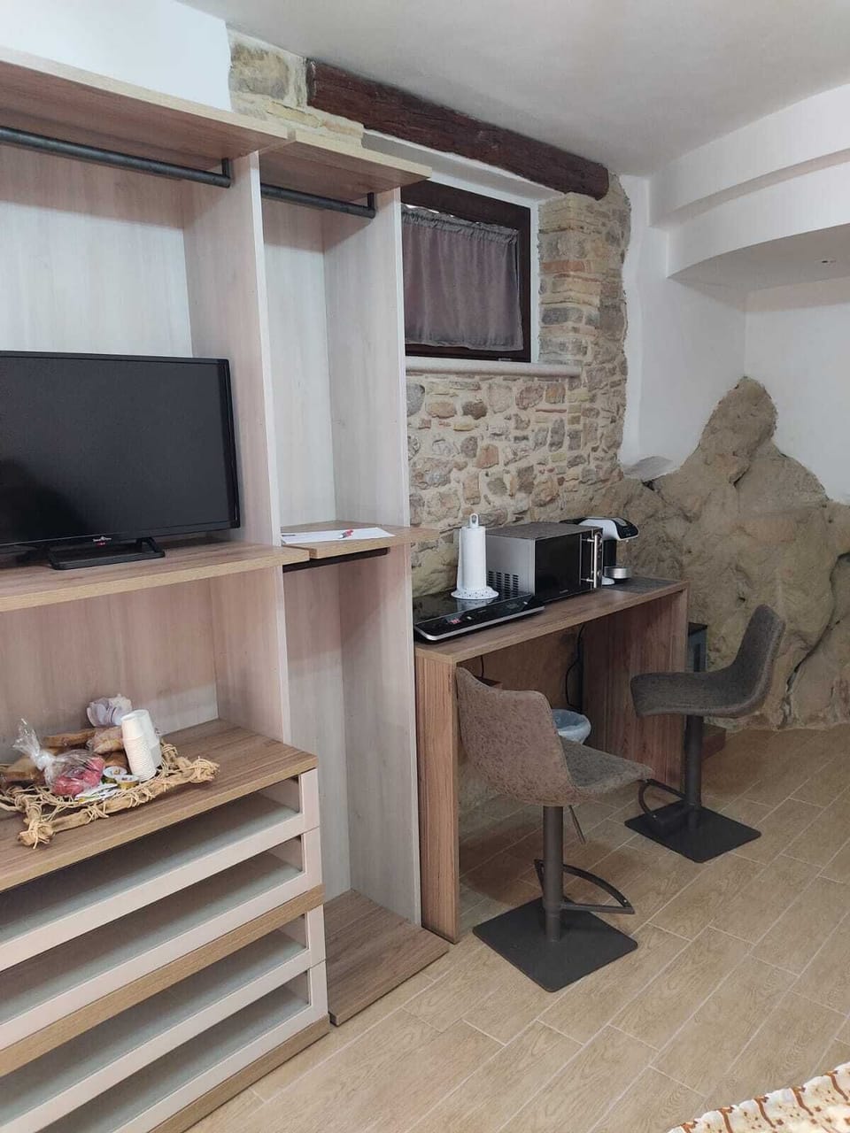 Deluxe Studio | Free minibar, desk, free WiFi