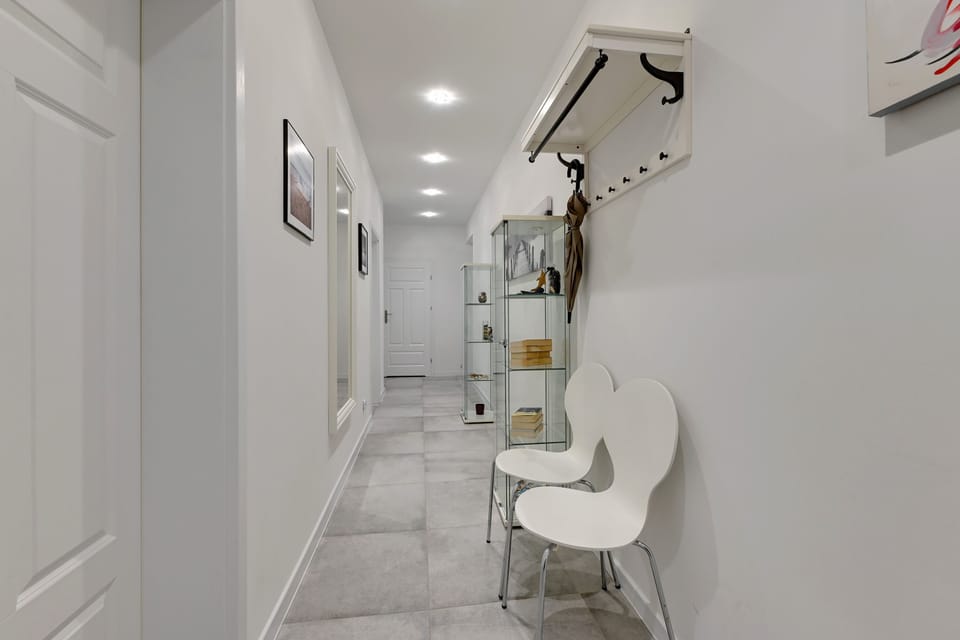 Classic Apartment | Bathroom | Shower