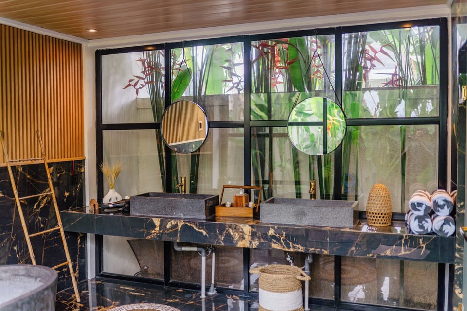 Bathroom amenities