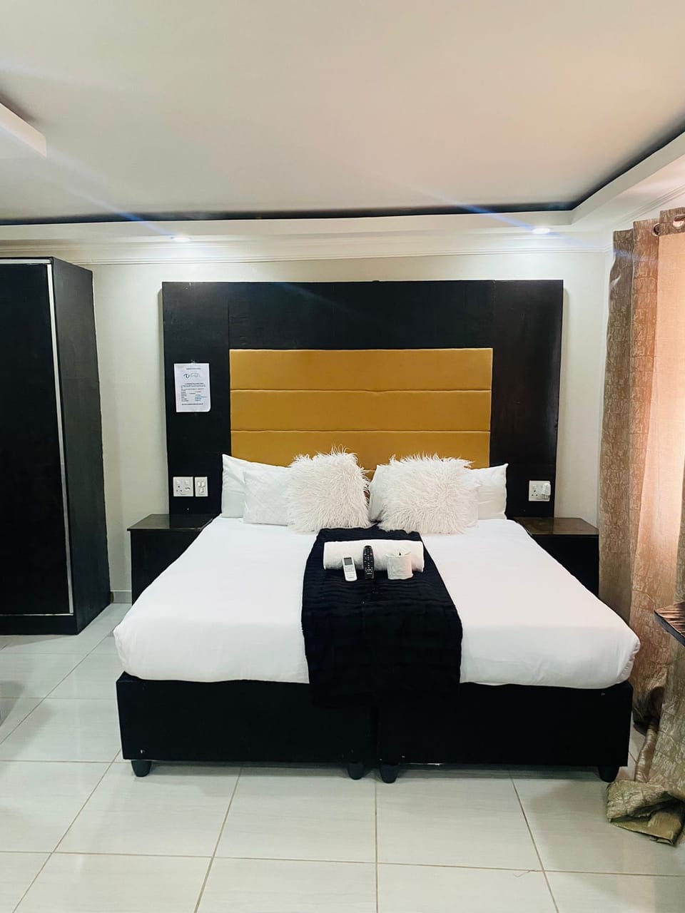 Deluxe Studio, Pool View | Soundproofing, iron/ironing board, free WiFi