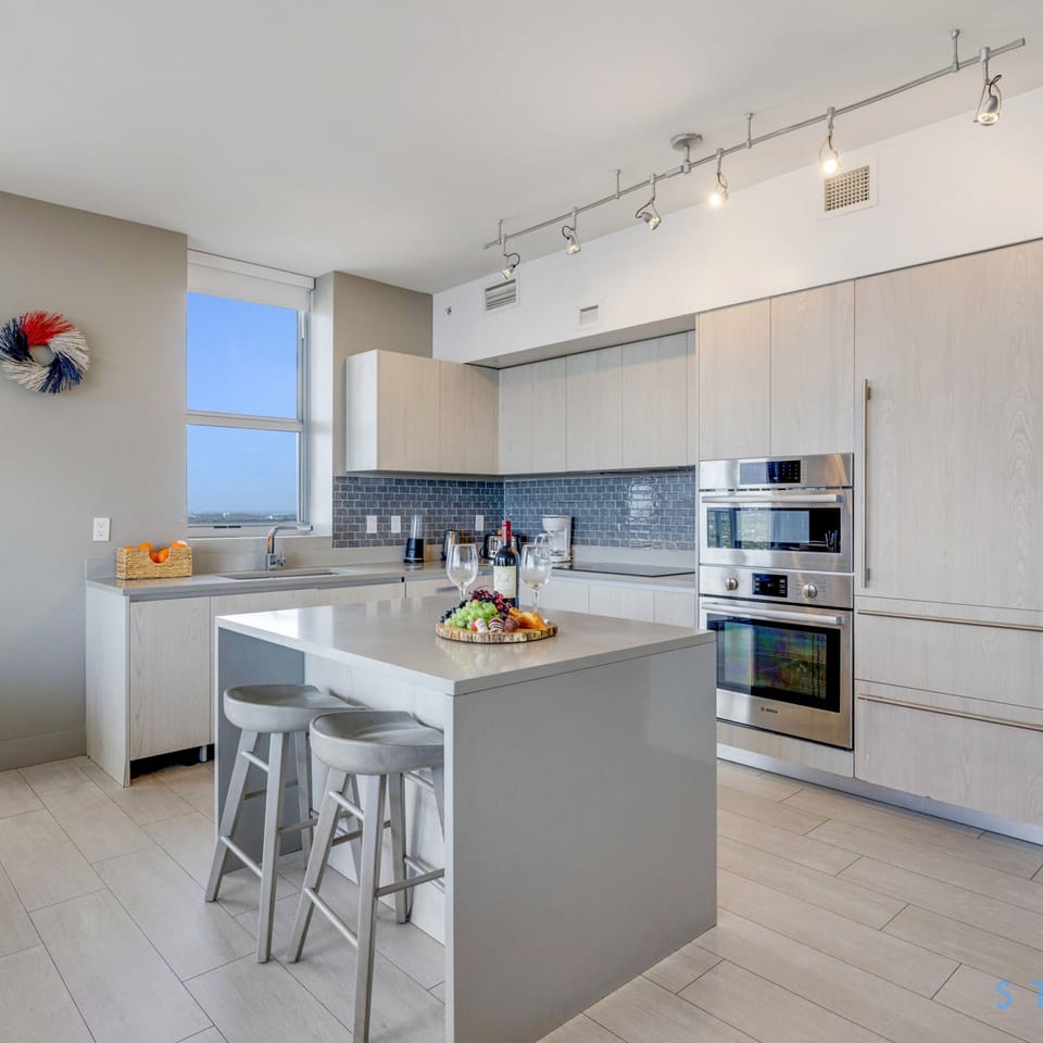 House | 3 bedrooms, desk, iron/ironing board, high-speed internet