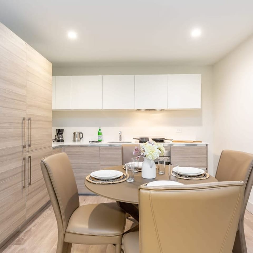 House | 1 bedroom, desk, iron/ironing board, high-speed internet