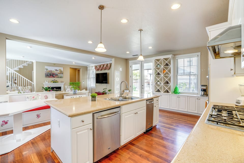 House (4 Bedrooms) | Interior