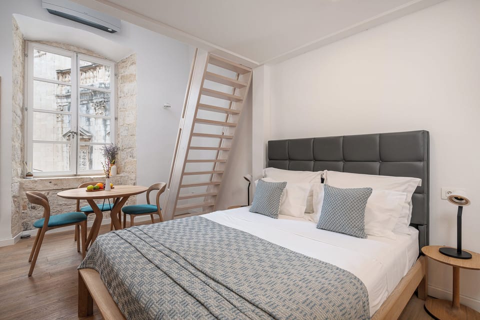 Deluxe Quadruple Room | In-room safe, free WiFi