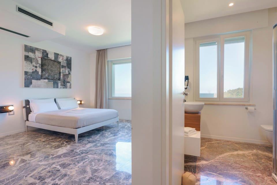 Superior Suite | Premium bedding, memory foam beds, minibar, in-room safe