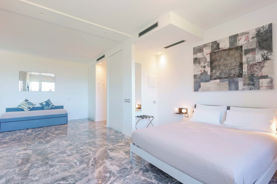 Superior Suite | Premium bedding, memory foam beds, minibar, in-room safe