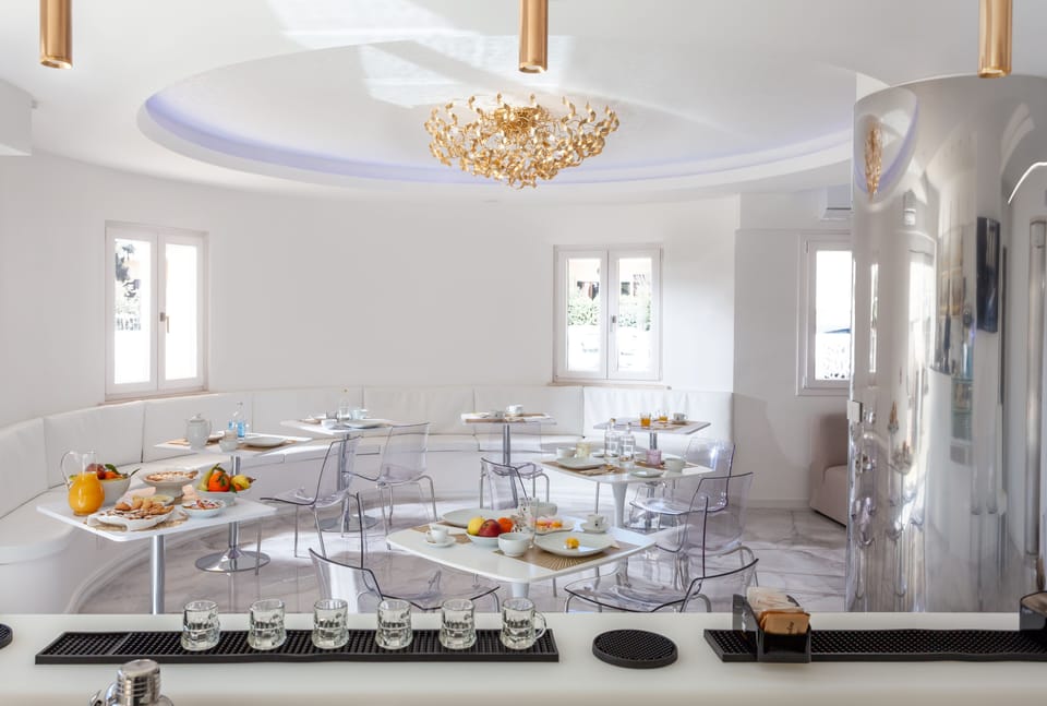 Free daily cooked-to-order breakfast