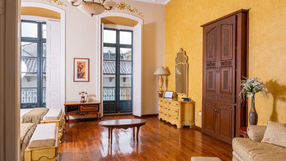 Basic Twin Room | Premium bedding, laptop workspace, WiFi (free), individually decorated