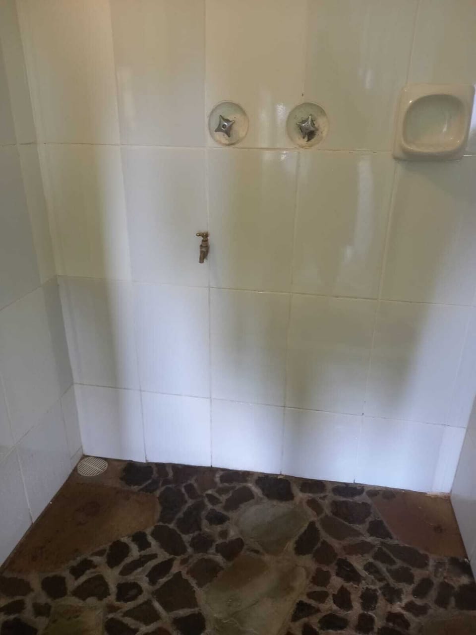 Executive Room, Balcony, Park View | Bathroom | Shower, rainfall showerhead, designer toiletries, hair dryer