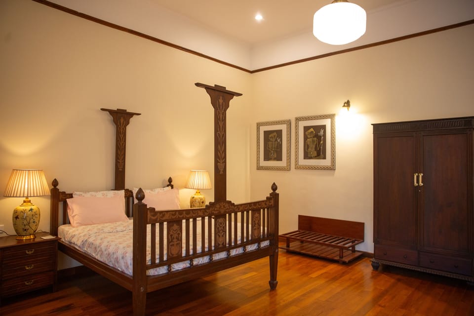 Double Room | In-room safe, desk, soundproofing, iron/ironing board