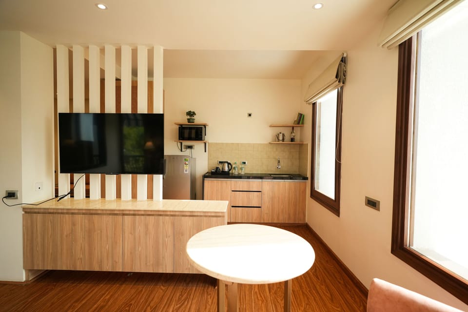 In-room safe, soundproofing, iron/ironing board, cribs/infant beds