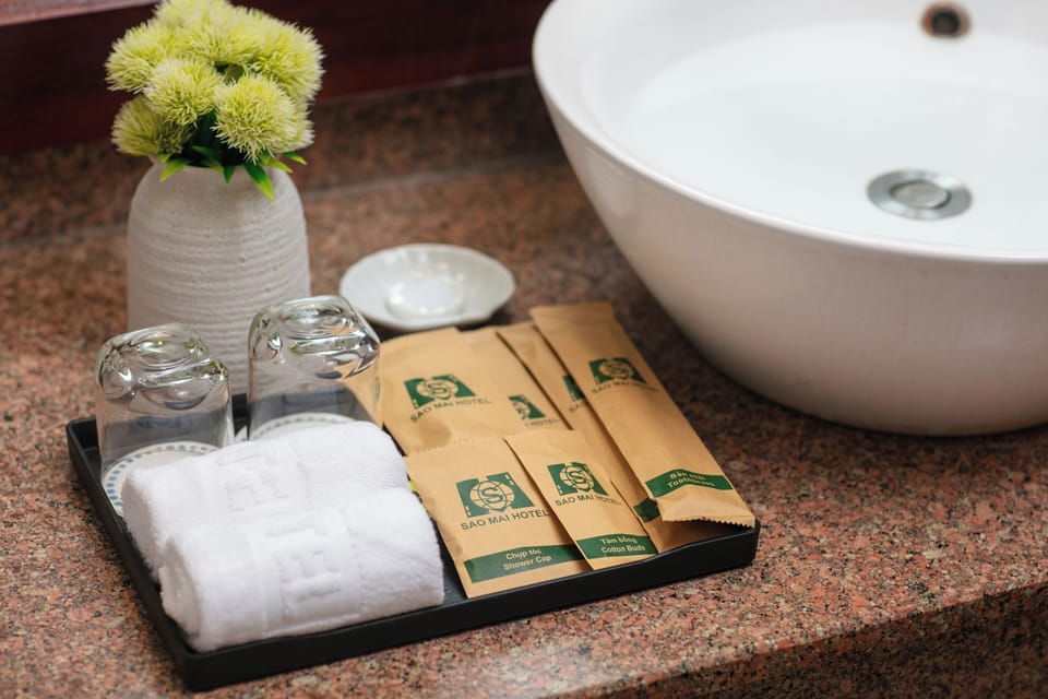Deluxe Double or Twin Room | Premium bedding, down comforters, pillowtop beds, minibar