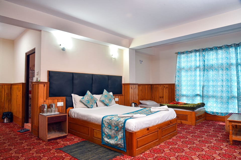 Premium Double Room, 1 Bedroom | Desk