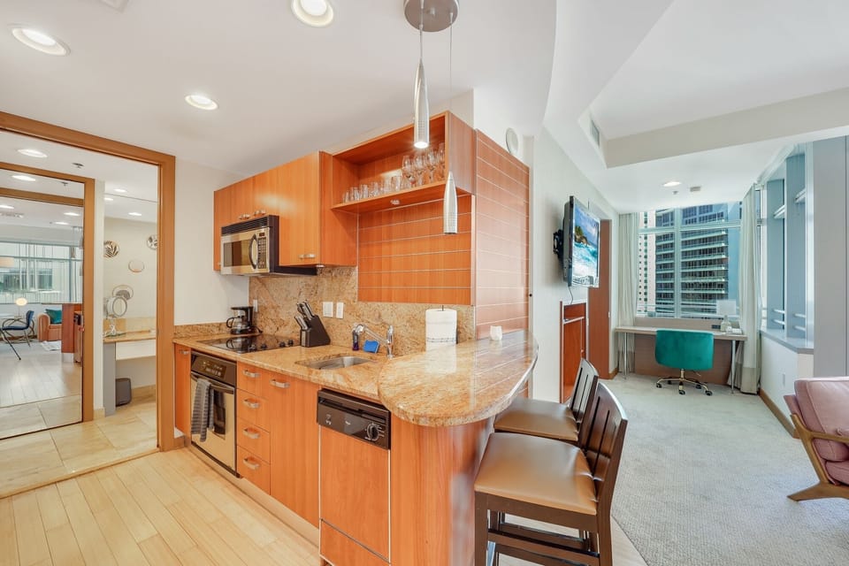 Deluxe Apartment, Non Smoking, Private Bathroom | Private kitchen