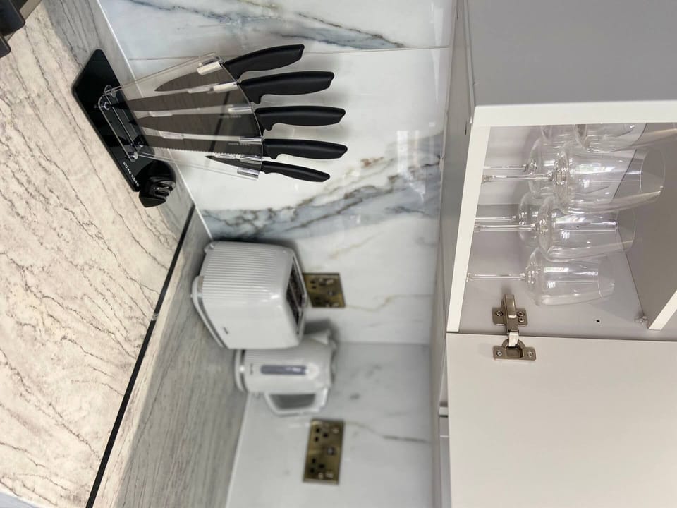 Apartment | Bathroom | Shower, hair dryer, slippers, towels
