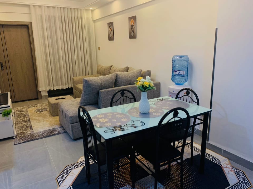 Apartment | Dining